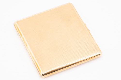 Lot 89 - A 9ct yellow gold cigarette case by Payton,...