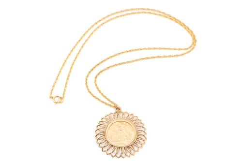 Lot 122 - A sovereign pendant on chain; the sovereign...