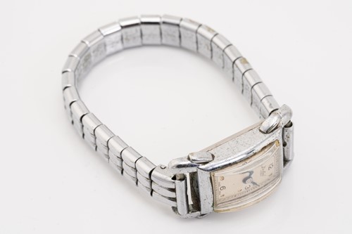 Lot 158 - Four lady's 9ct watches, a chrome watch, a...