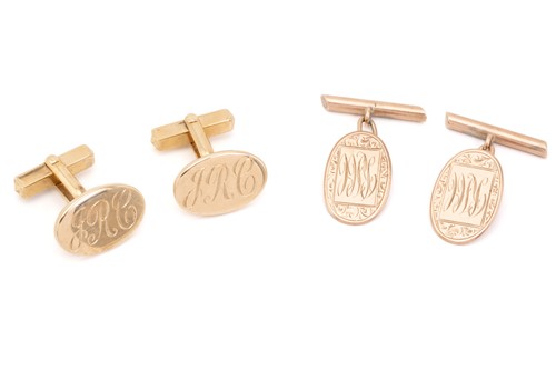 Lot 47 - A pair of 9ct yellow gold cufflinks, the oval...