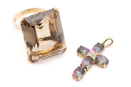 Lot 192 - A large smoky quartz cocktail ring and a...