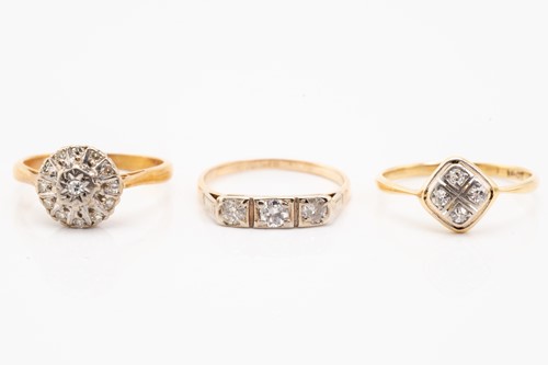 Lot 113 - An Edwardian 18ct yellow gold four stone...