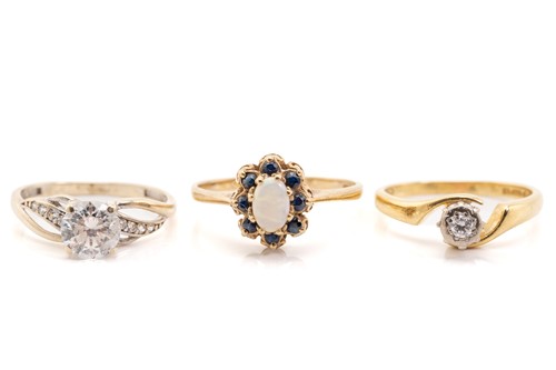 Lot 167 - A diamond single stone ring, the round...