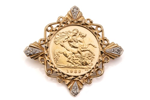 Lot 240 - An Elizabeth II half sovereign brooch in 9ct...