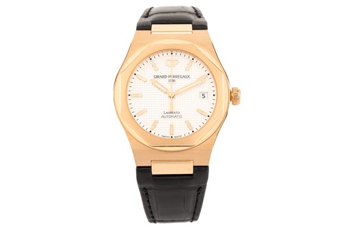 Lot 428 - A Girard Perregaux Laureato Automatic 81005,...