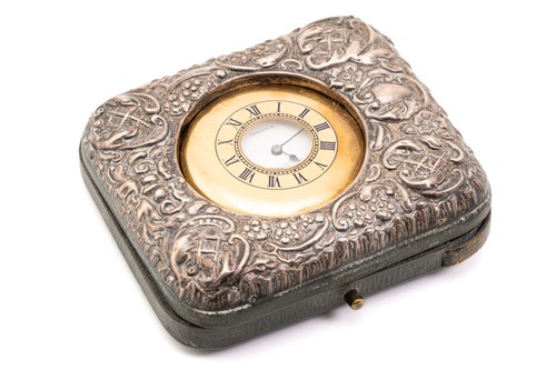 Lot 407 - A Trenton 18ct yellow gold half hunter pocket...