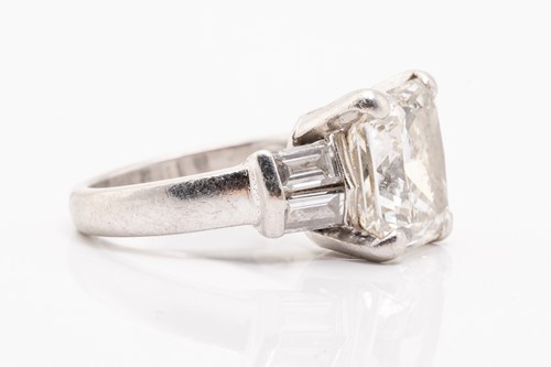 Lot 275 - A single stone radiant cut 5.06ct I-VS1...
