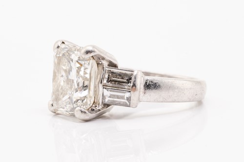 Lot 275 - A single stone radiant cut 5.06ct I-VS1...