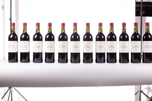Lot 268 - A twelve bottle case of Chateau Margaux 1989...