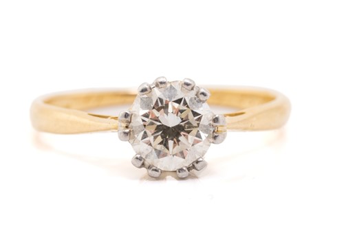 Lot 255 - A solitaire diamond ring, the round brilliant...