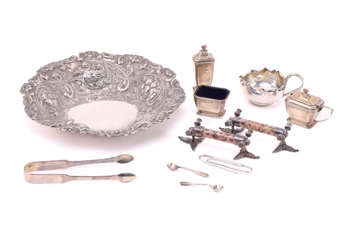 Lot 471 - A late 19th or early 20th century silver dish...