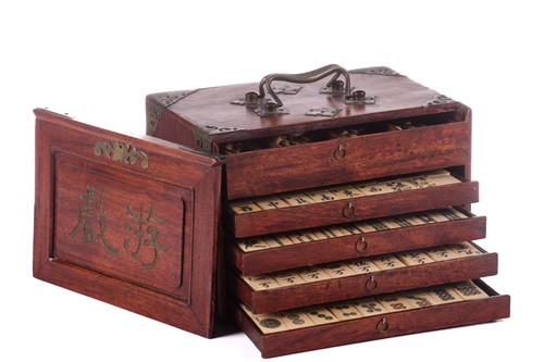Lot 112 - A Chinese Mahjong set, late Qing/early 20th...