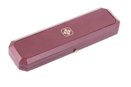 Lot 362 - A Patek Philippe Ellipse d´Or 18k yellow gold...