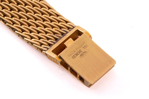 Lot 362 - A Patek Philippe Ellipse d´Or 18k yellow gold...