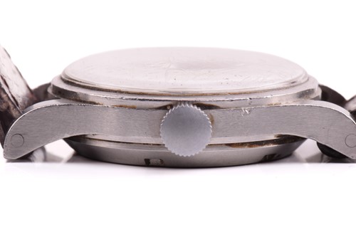 Lot 329 - An early 1950s Omega RAF 2777-1...