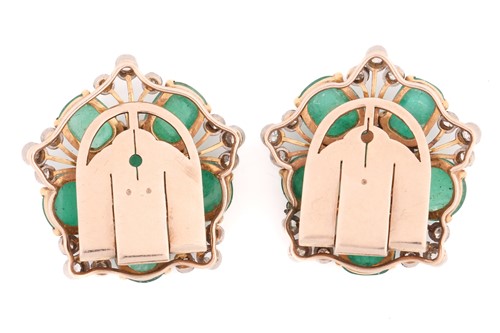 Lot 57 - A pair of emerald and diamond cluster dress...