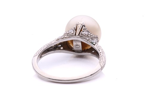 Lot 41 - A Belle Époque pearl and diamond dress ring,...