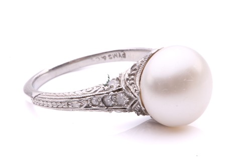 Lot 41 - A Belle Époque pearl and diamond dress ring,...