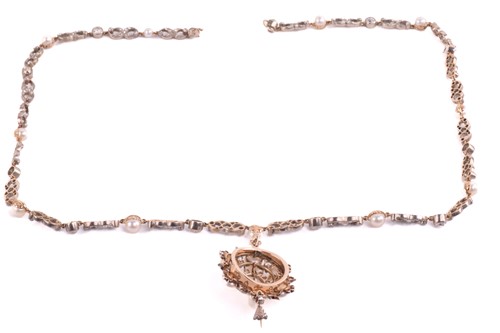 Lot 118 - An Early 20th-century pearl and diamond...