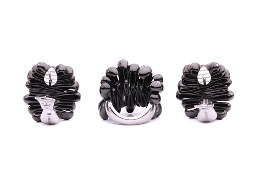 Lot 56 - De Grisogono - a diamond-set bombé ring and...