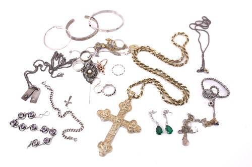 Lot 12 - A mixed collection of jewellery, including a...