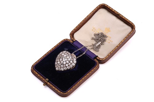 Lot 61 - A Victorian diamond heart pendant, circa 1900,...