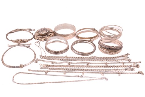 Lot 223 - A collection of jewellery in white metal,...