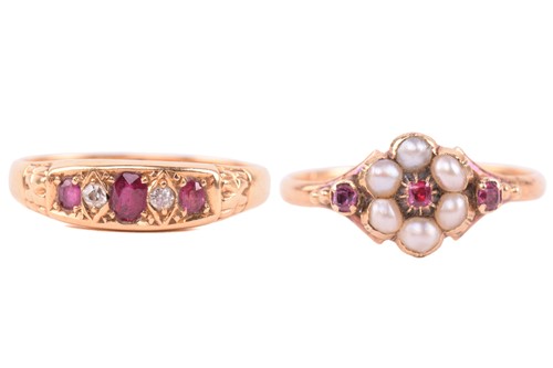 Lot 179 - A Victorian ruby and seed pearl mourning ring,...