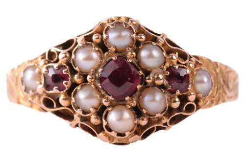 Lot 220 - A Victorian gem-set dress ring in 15ct yellow...
