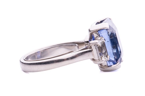Lot 280 - A sapphire and diamond trilogy ring, featuring...