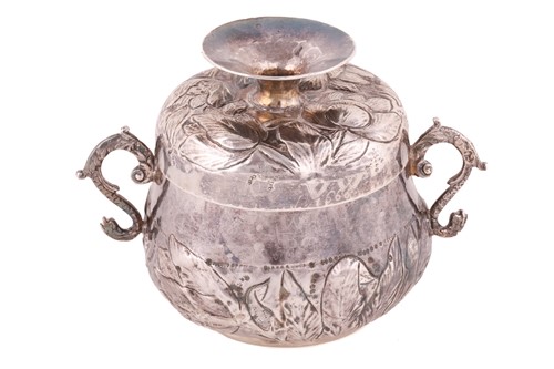 Lot 505 - A Charles II porringer and cover, makers...
