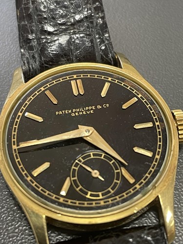 Lot 402 - A Patek Philippe Calatrava Black Dial Ref: 96,...