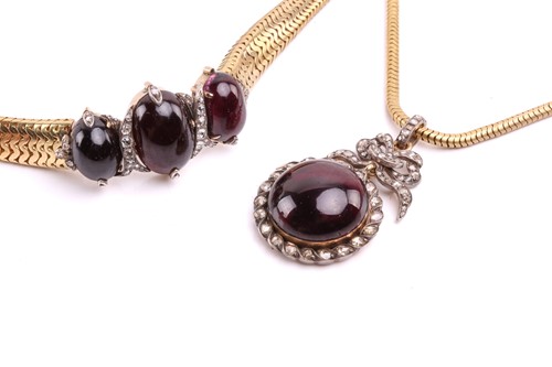 Lot 305 - A Victorian garnet and rose-cut diamond...