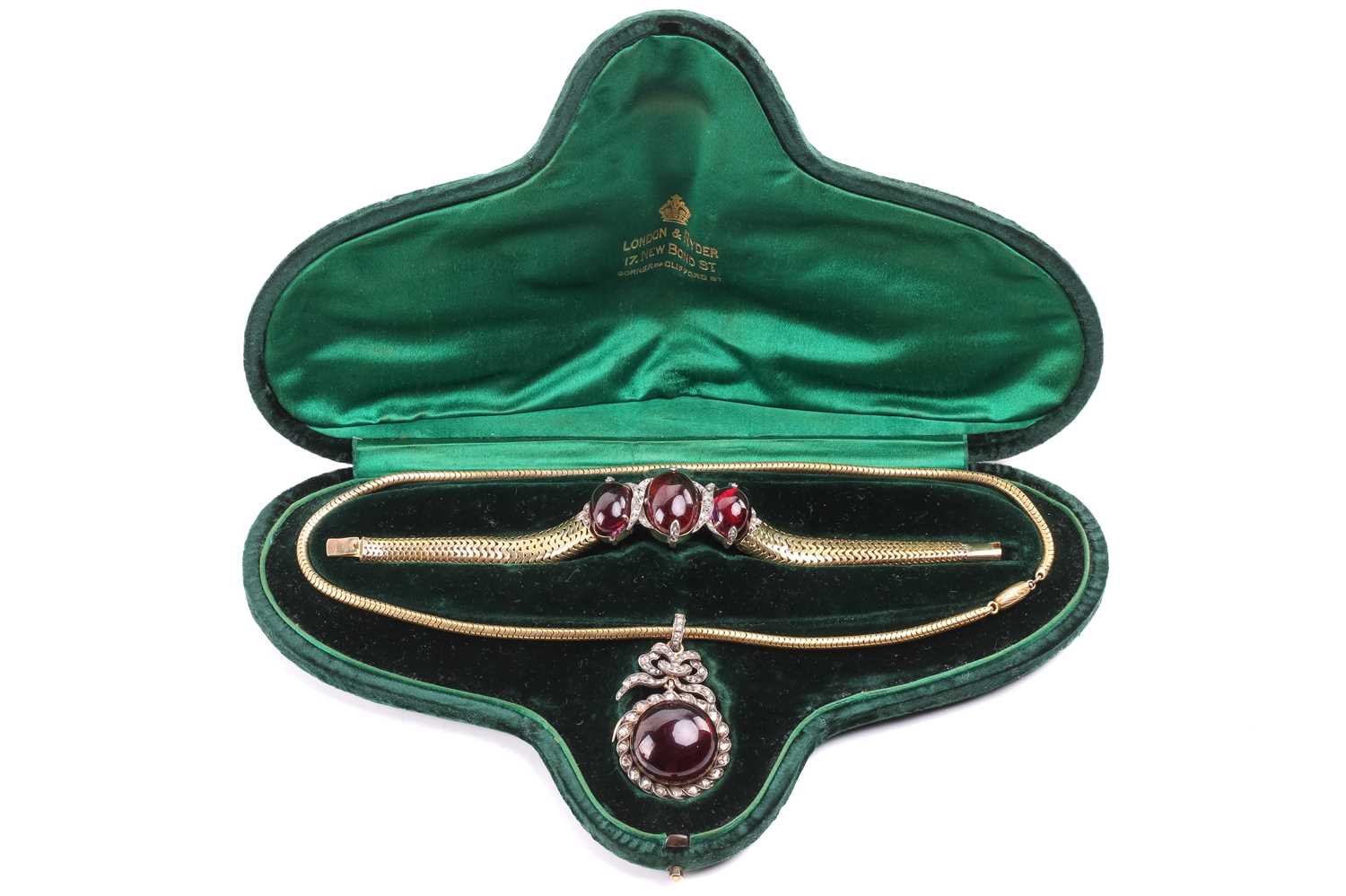 Lot 305 - A Victorian garnet and rose-cut diamond...