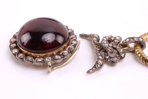 Lot 305 - A Victorian garnet and rose-cut diamond...