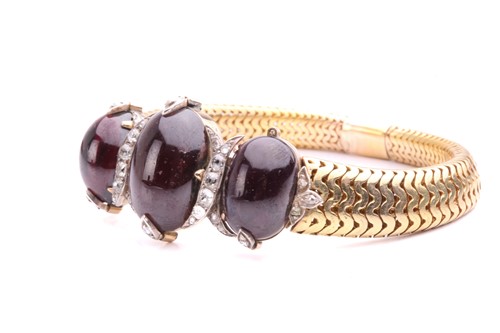 Lot 305 - A Victorian garnet and rose-cut diamond...