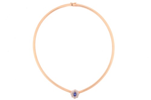 Lot 26 - A tanzanite and diamond cluster necklace,...