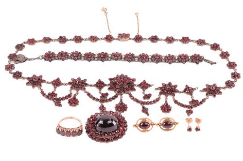 Lot 38 - A Victorian Bohemian garnet necklace, set with...