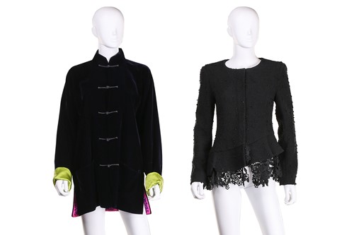 Lot 74 - An Oscar de la Renta ladies black short jacket...
