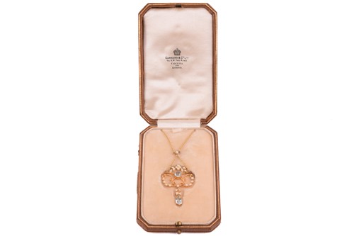 Lot 119 - An Edwardian aquamarine and seed pearl...