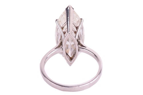 Lot 178 - A large diamond solitaire ring, featuring a...
