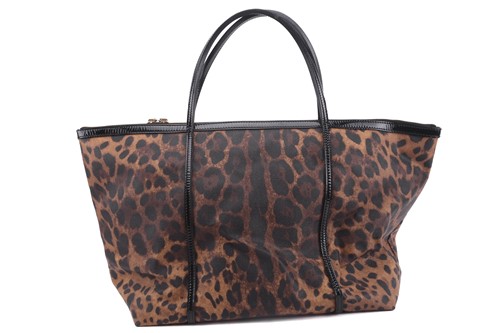 Lot 21 - Dolce & Gabbana - a large leopard print...