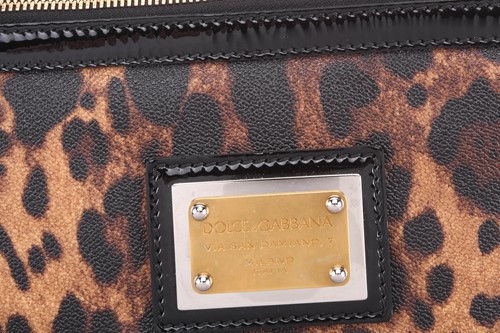 Lot 21 - Dolce & Gabbana - a large leopard print...