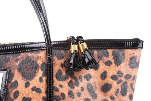 Lot 21 - Dolce & Gabbana - a large leopard print...
