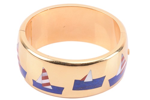 Lot 1 - Tiffany & Co. - a 'Sailboats' hinged bangle...