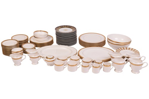 Lot 229 - A Royal Worcester ‘Davenham’ pattern part...