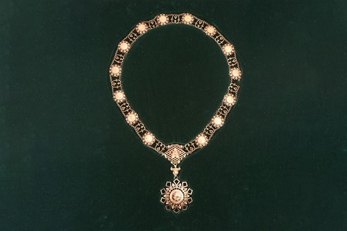 Lot 321 - The Qatar state collar of Independence, made...
