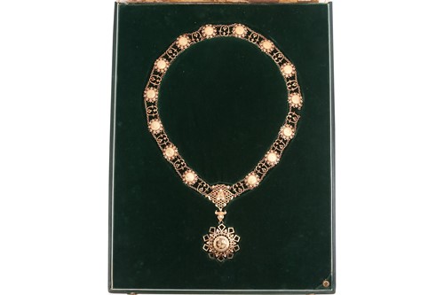 Lot 321 - The Qatar state collar of Independence, made...