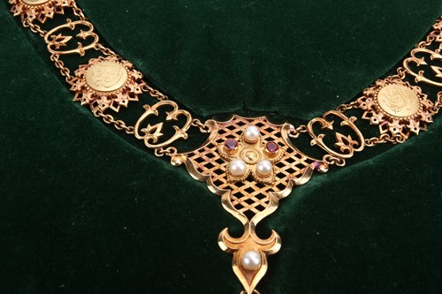 Lot 321 - The Qatar state collar of Independence, made...