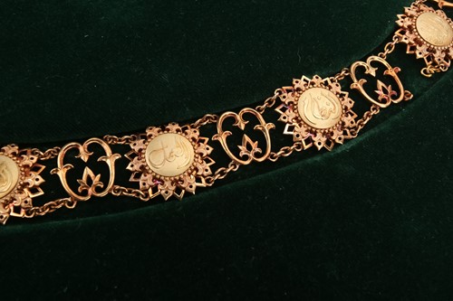 Lot 321 - The Qatar state collar of Independence, made...